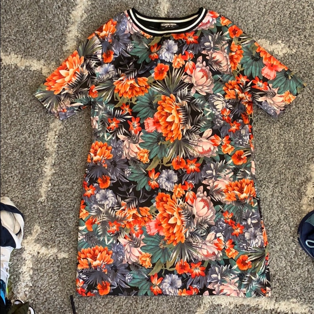 Floral mini crew neck dress